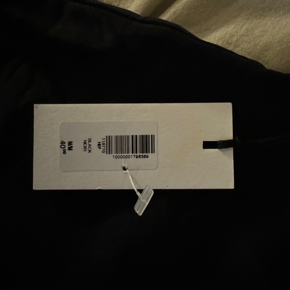 Aritzia contour tube top - Picture 3 of 4